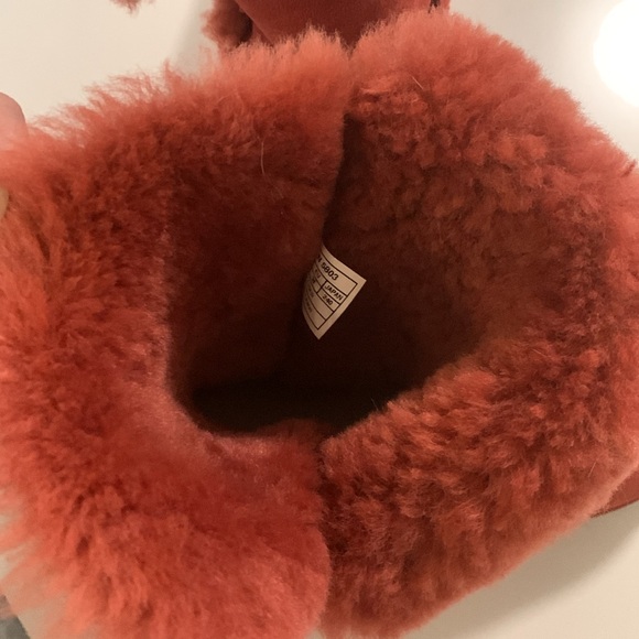 Uggs - Like new! - Picture 2 of 3